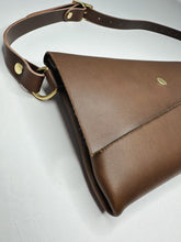 Load image into Gallery viewer, Hip bag - Chocolate w/ Natural Edge