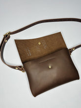 Load image into Gallery viewer, Hip bag - Chocolate