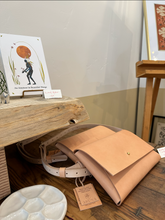Load image into Gallery viewer, Vegetable Tanned Hip Bag