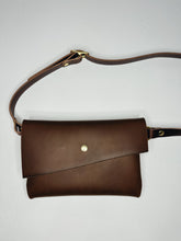 Load image into Gallery viewer, Hip bag - Chocolate w/ Natural Edge
